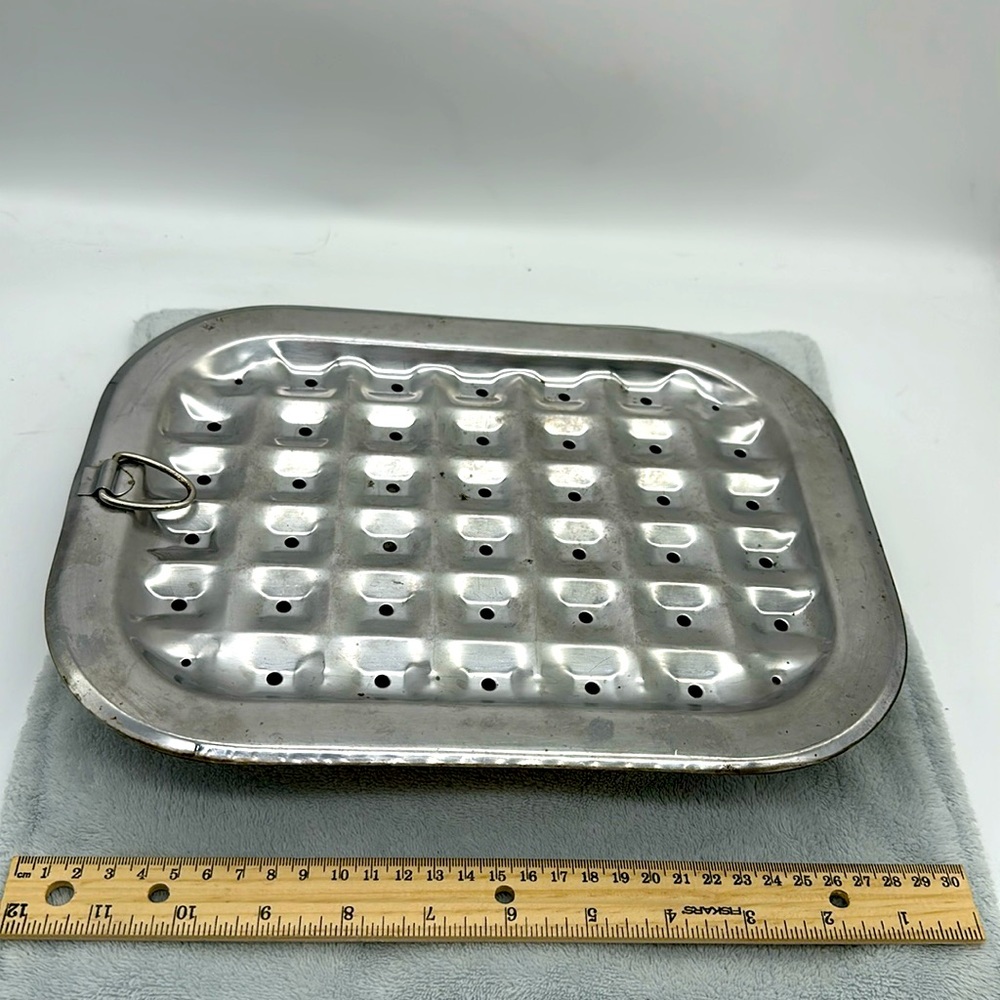 Vintage Broiler/Roaster Pan 9”x 12”x 2” deep approx